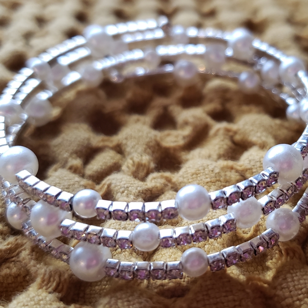 Vieste Faux pearl And Rhinestone coil bracelet - Picture 3 of 4